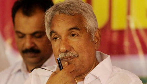 oommen chandy,kerala former cm,simplicity,publicity  సింప్లిసిటీనా? లేక పబ్లిసిటీ కోసమా.! 